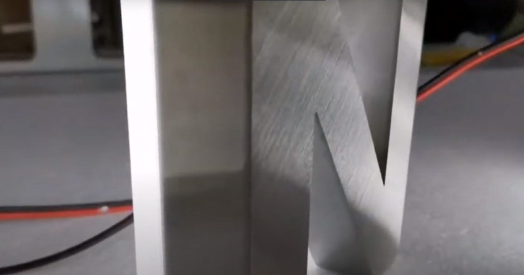 Krom Işıklı Tabela Kullanım Alanları